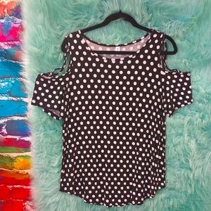 Niloufo Black and White Polka Dot Criss Cross Cold Shoulder Top Size XL